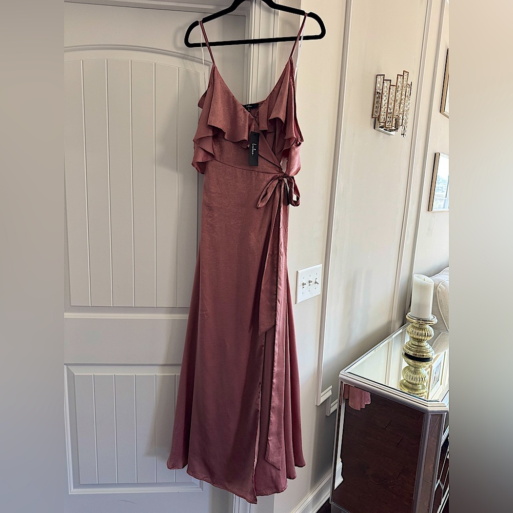 Lulu’s pink maxi gown, adjustable waist tie, off the shoulder flounce sleeve